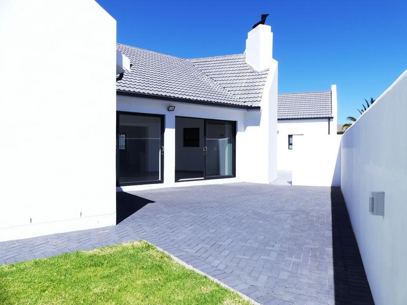 4 Bedroom Property for Sale in Golden Mile Western Cape